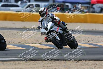 media/Apr-10-2022-SoCal Trackdays (Sun) [[f104b12566]]/Turn 2 (1135am)/